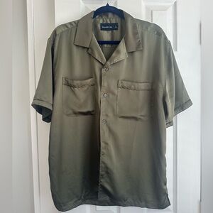 Abercrombie Men's Olive Green Button-Up Shirt